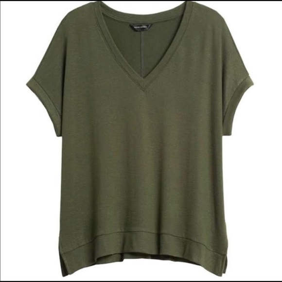 Banana Republic olive green v-neck t shirt, Size SP - Picture 1 of 4